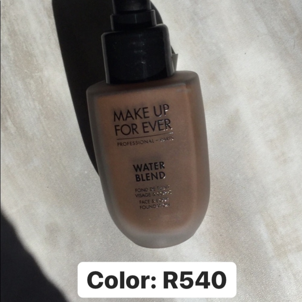 Make Up Forever Water Blend Foundation in shade R540 - Dark Brown NWOB